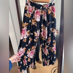Billabong light flowy floral pants, size L